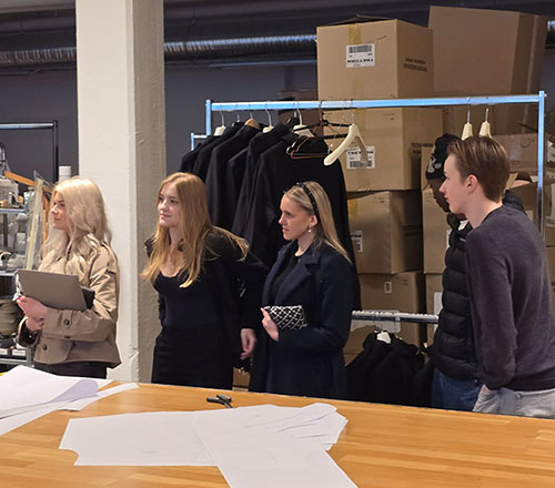 Students from Drottning Blanka Upper Second-ary School Visit XV Production